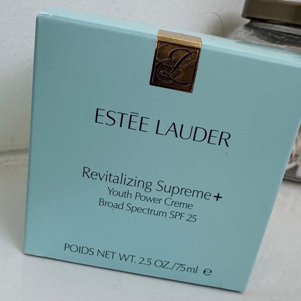 Estee Lauder Revitalizing Supreme+ Moisturizer - Blue Box